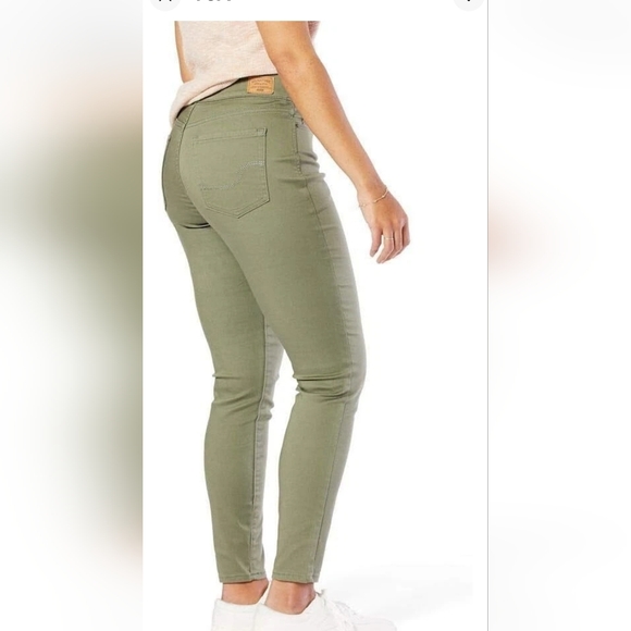 Levi Strauss Pull On Skinny Totally Shaping Jeans In Sage Green Size 10 - Picture 3 of 7